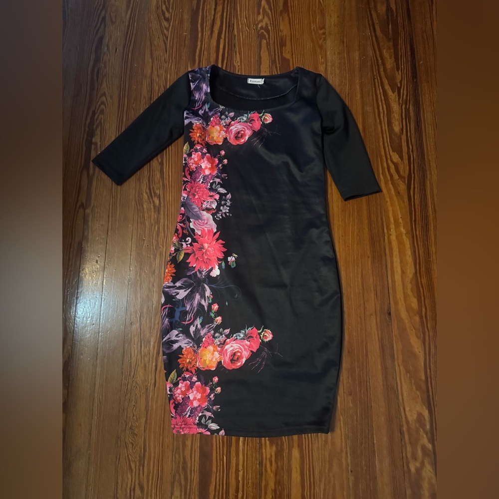 Black Floral Print, 3/4 sleeve bodycon, mini dress. Floral Black Dress